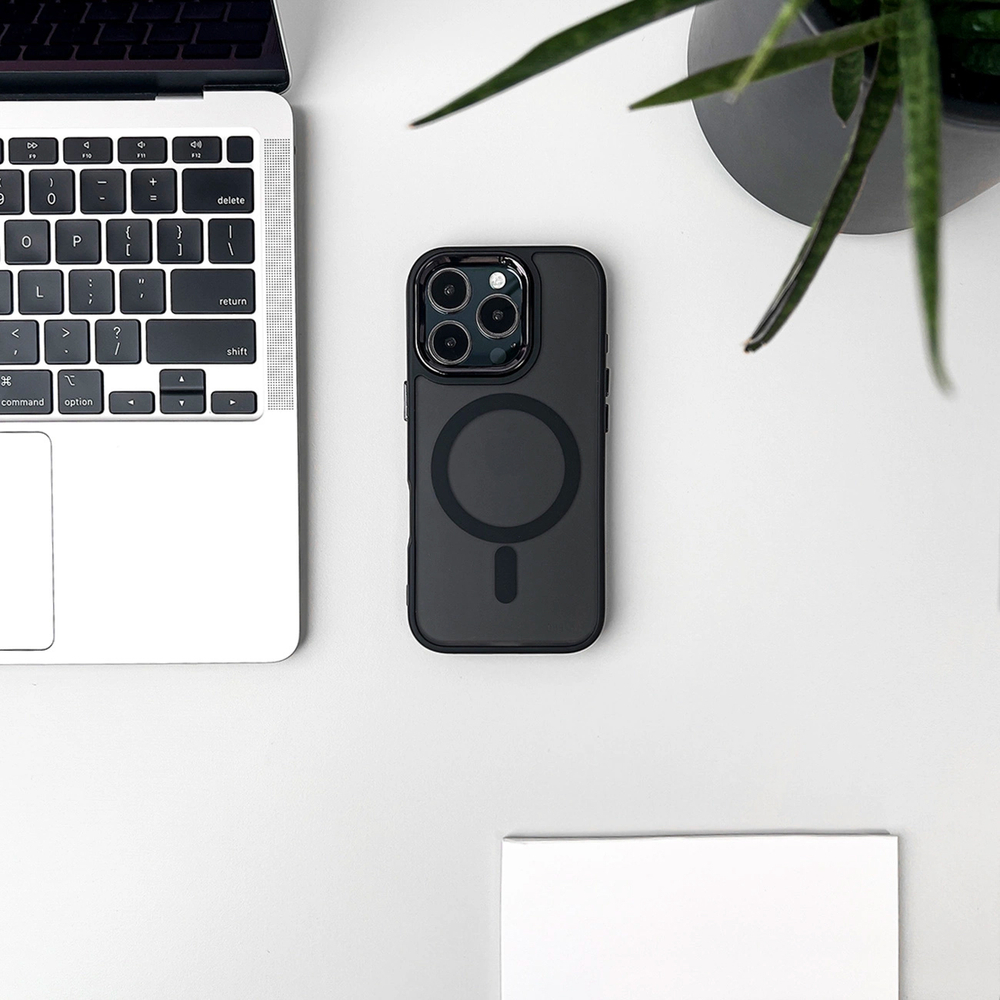 Fashion Case ar MagSafe saderību priekš iPhone 17 - melns | Compatible With Black (1)