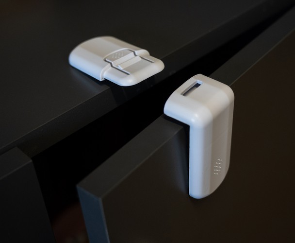 Slēdzene skapjiem un atvilktnēm, bērnu aizsardzība, 4 gab, balta l Lock for cabinets and drawers (1)