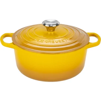 Le Creuset Signature Round Cast Iron Casserole 24 cm, 4.2 L, Yellow