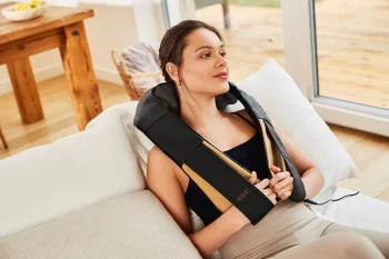 4Fizjo SHIATSU PRO+ kakla un plecu masieris, melns/zelta