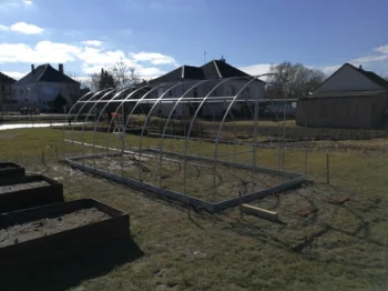 Siltumnīcas karkass KLASIKA TUBE ar pamatu 3x4 m (12 m²), bez seguma