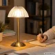 Bezvadu LED galda lampa ar USB-C un 3 gaismas režīmiem, Zelta/Balta