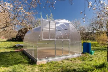 Siltumnīca KLASIKA TUBE 3x12 m (36 m²) ar pamatiem un 6 mm polikarbonātu