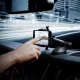 Универсальный автомобильный держатель для телефона Spigen TS35,...