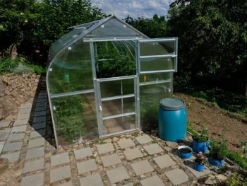 Siltumnīca KLASIKA STANDART 2,5 x 2 m ar pamatu un 4 mm polikarbonātu