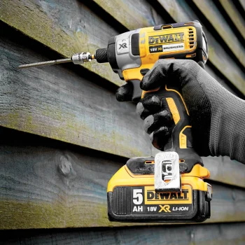 Аккумуляторный ударный винтоверт DeWalt DCF887N-XJ, 18 В, 205 Нм