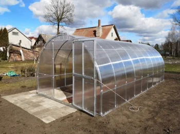 Siltumnīca KLASIKA TUBE 3x8 m (24 m²) ar pamatiem un 6 mm polikarbonātu