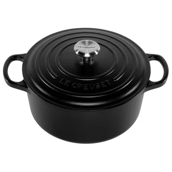 Le Creuset Signature Round Cast Iron Casserole 22 cm 3.3 L, Black
