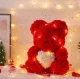 Rožu lācis ar sirdi un LED apgaismojumu, 23 cm, sarkans