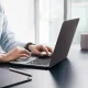 Spigen AirSkin aizsargvāciņš MacBook Air 13\" (2023–2026), Frost Black