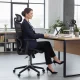 Ergonomisks biroja krēsls ModernHome grozāms ar regulējamu augstumu, melns