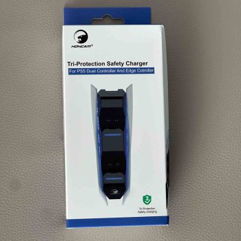 Зарядная станция для двух геймпадов PS5 DualSense, черно-белая