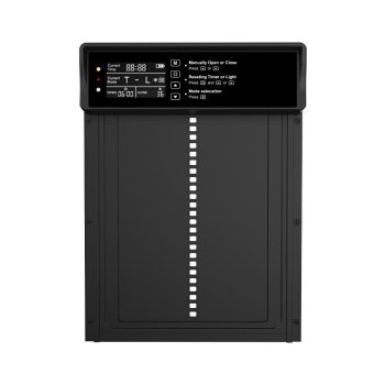 Automātiskās vistu kūts durvis ar saules paneli un pulti, melnas