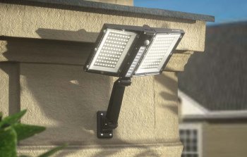 Blitzwolf BW-OLT8 Dārza Nakts Lampa ar Saules Bateriju, Pulti un Sensoru | Outdoor Garden Solar Street LED Lamp with Motion Sensor