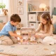 Ecotoys divstāvīga leļļu māja koferī ar 20 koka piederumiem