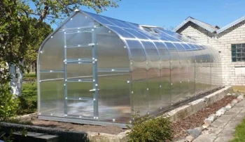 Siltumnīca KLASIKA STANDART 20, 2.5x8 m, ar pamatiem un 4 mm polikarbonātu