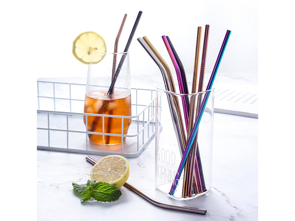 A set of 8 Reusable Metal Drinking Straws with Cleaning Brush and Pouch (5)