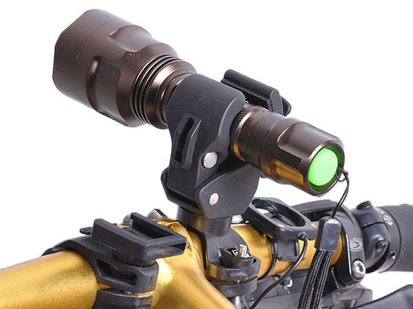 Universal Adjustable Bicycle Handlebar Flashlight Holder (1)