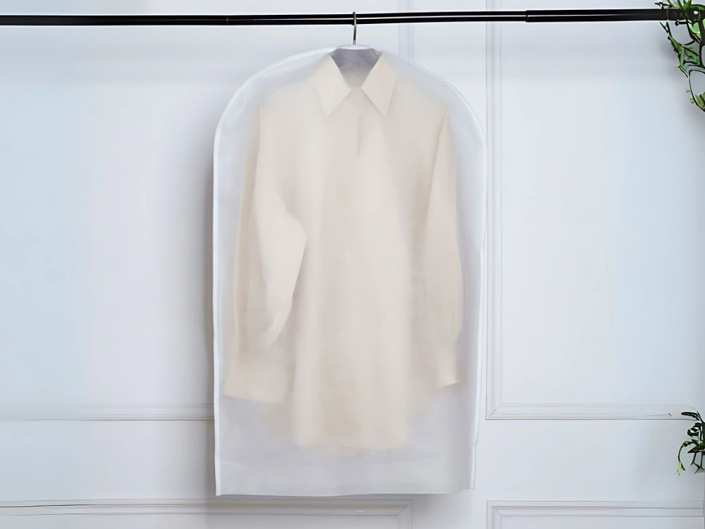 Garment cover 60x100 cm with hanger opening (1)