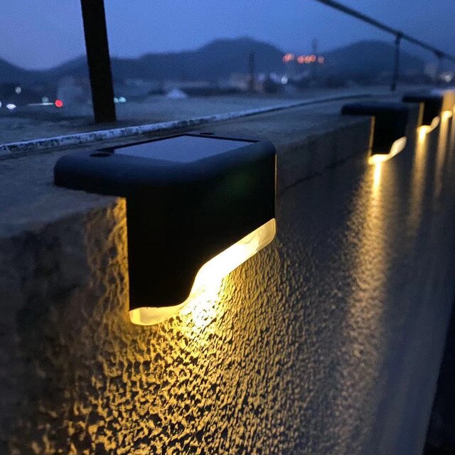 4 Pcs Solar LED Deck Lights Outdoor Path Garden Pathway Stairs Step Fence Lamp (3)