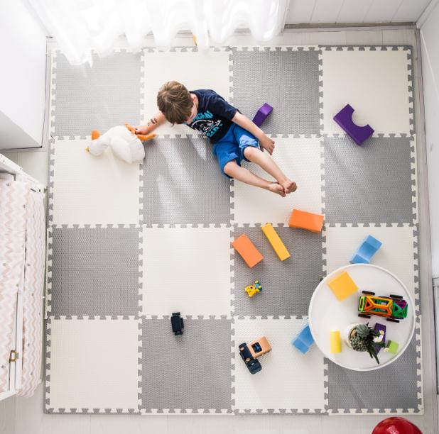 Large foam play mat puzzle Ricokids, 60x60 cm, 4 pcs, white and grey (1)