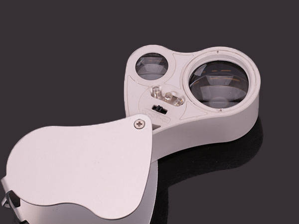 Folding Jeweler's Loupe 25x 50x with LED and UV Light, Silver (2)