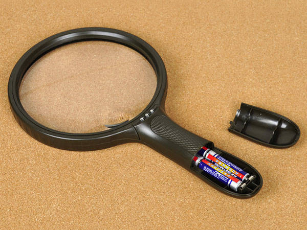 Large Handheld Magnifying Glass with 3 LED Lights 110mm 2x/5x, Black (2)