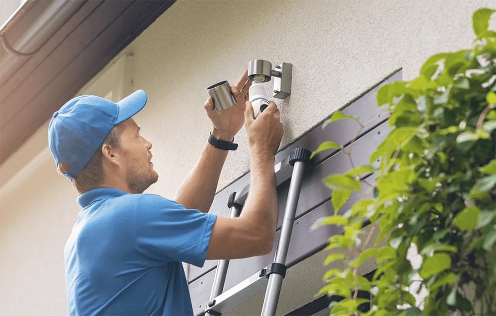 IMOU Bulb Cam 5MP Smart WiFi PTZ Camera & Light E27 Socket (2)