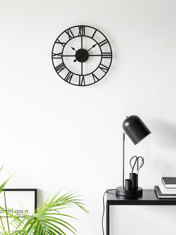Large Metal Wall Retro Clock with Roman Numerals, Black, 47.5 cm (3)