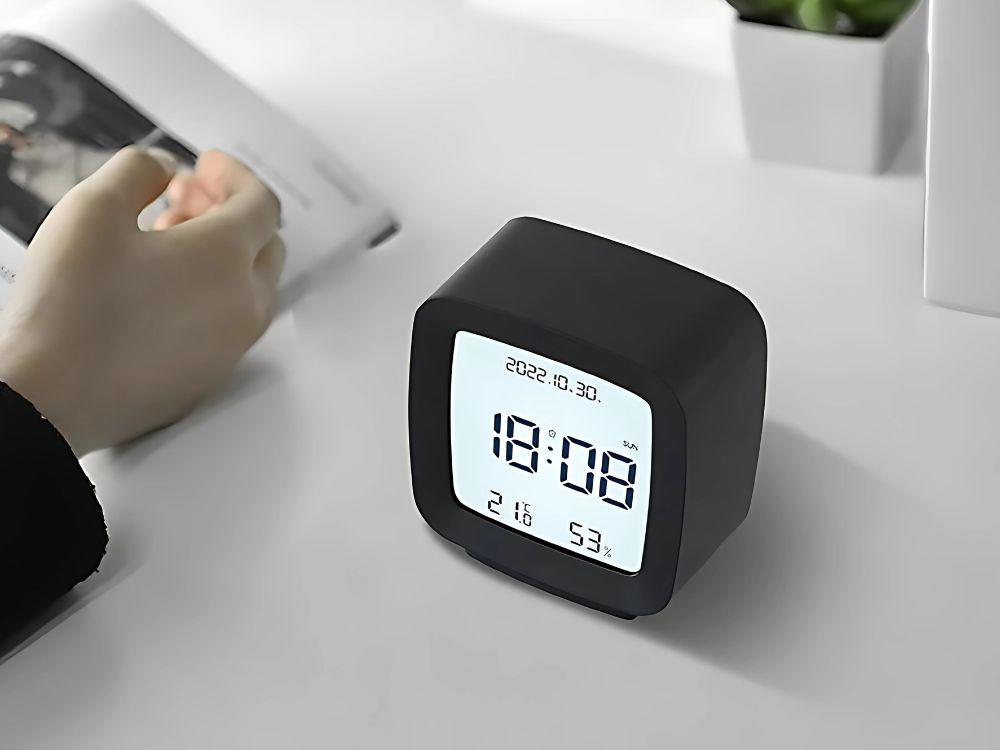 Alarm clock with date and temperature snooze function LCD moisture in the air (0)