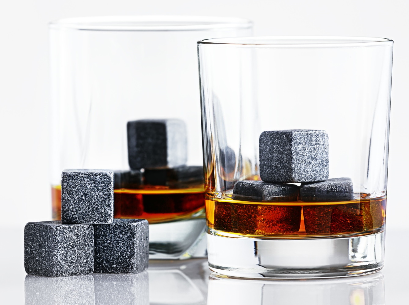 Whiskey Stones Thermal Ice Whisky Cubes 9 pcs