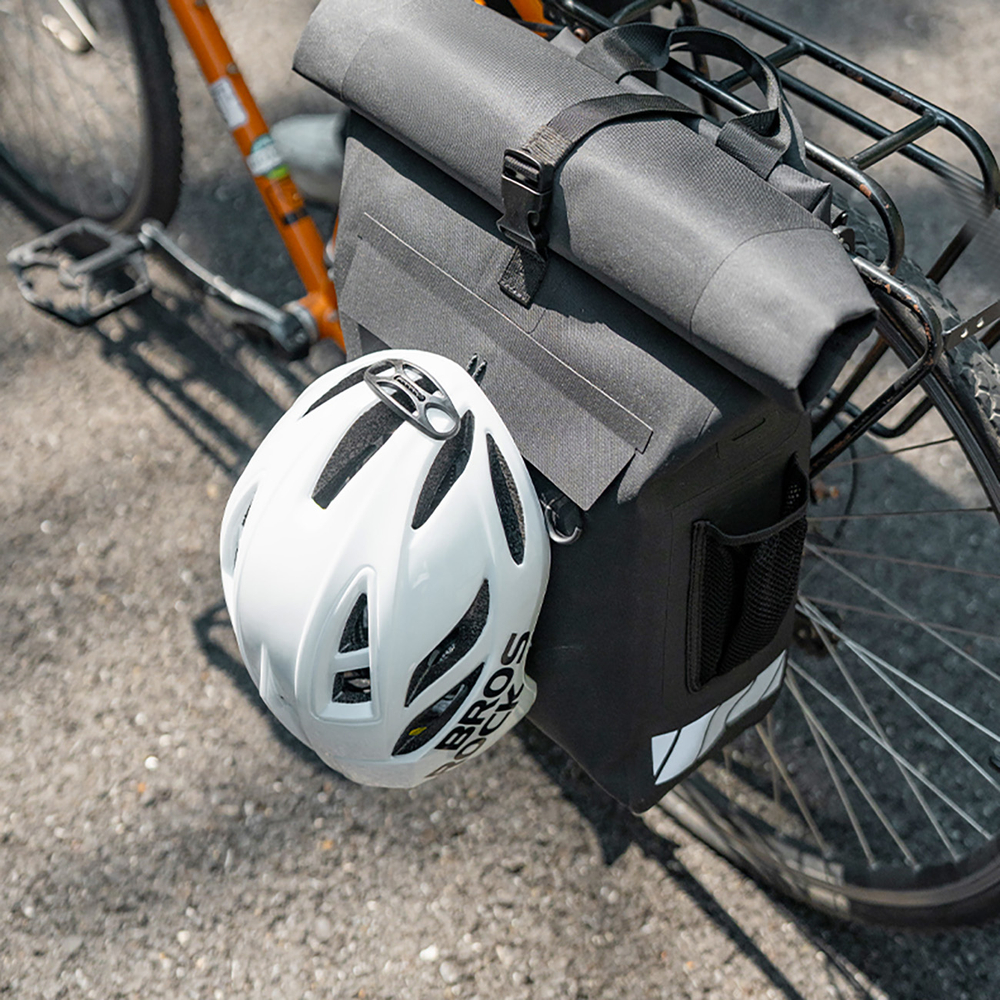 Rockbros velosomas un mugursomas hibrīds 18l, ūdensizturīgs, melns