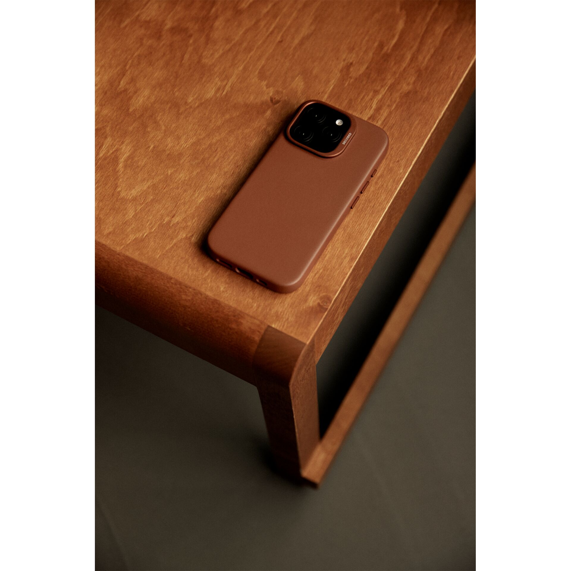 Decoded Leather Backcover vāciņš Apple iPhone 16 Pro Max, brūns