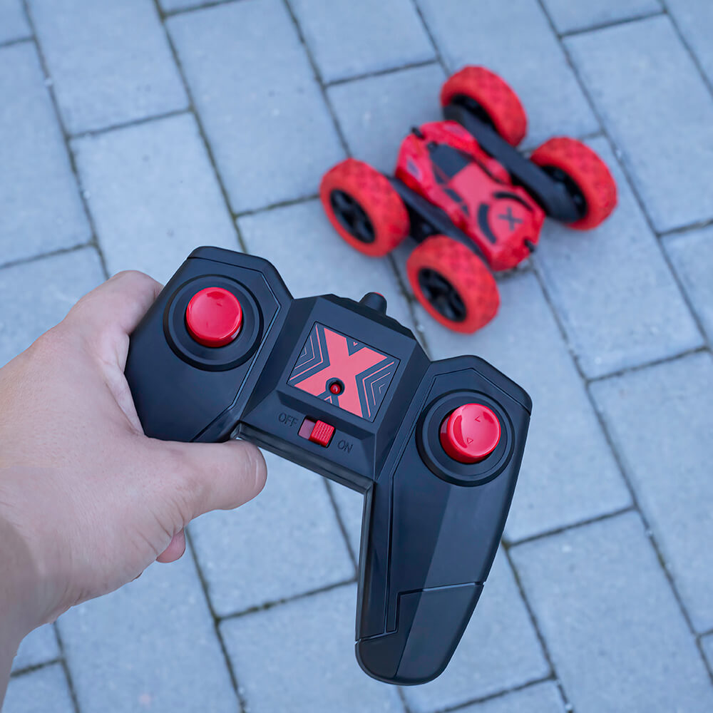Радиоуправляемая трюковая машинка Maxlife MXRC-200 вездеход 4WD