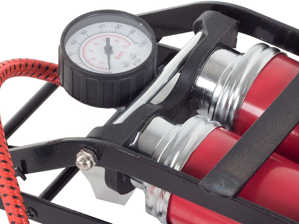 Divcilindru auto kājas sūknis ar manometru un uzgaļiem TUV (0)