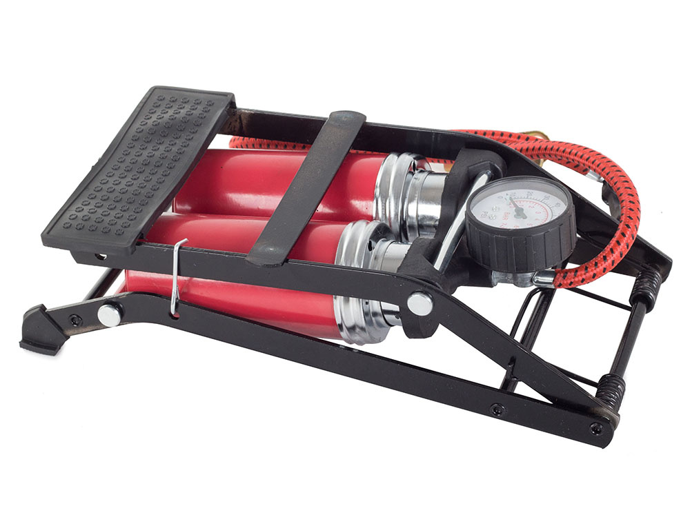 Divcilindru auto kājas sūknis ar manometru un uzgaļiem TUV (2)