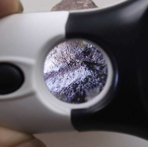 Izoxis 22670 LED-Illuminated Magnifying Glass (2)