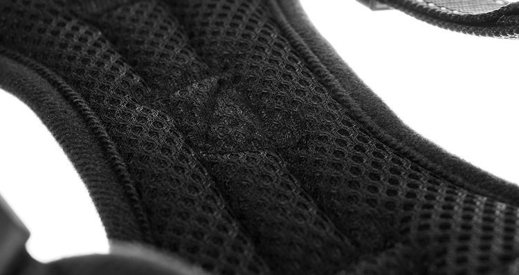 Nespiedoši suņu iemaukti ar rokturi M (3)