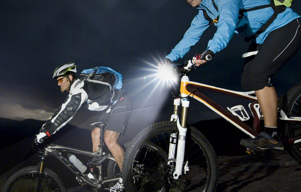 Superfire BL14 velosipēda lukturis, 400lm, 3 režīmi, IP54 (1)