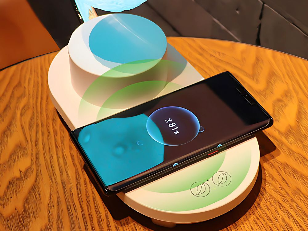 RGB ночник-светильник Луна с беспроводной зарядкой 10Вт и Bluetooth... (0)