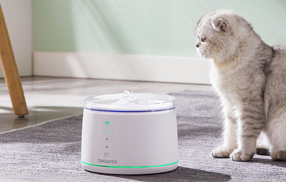 Gudrā dzīvnieku ūdens strūklaka Dogness D07 1.8L (balta) (1)