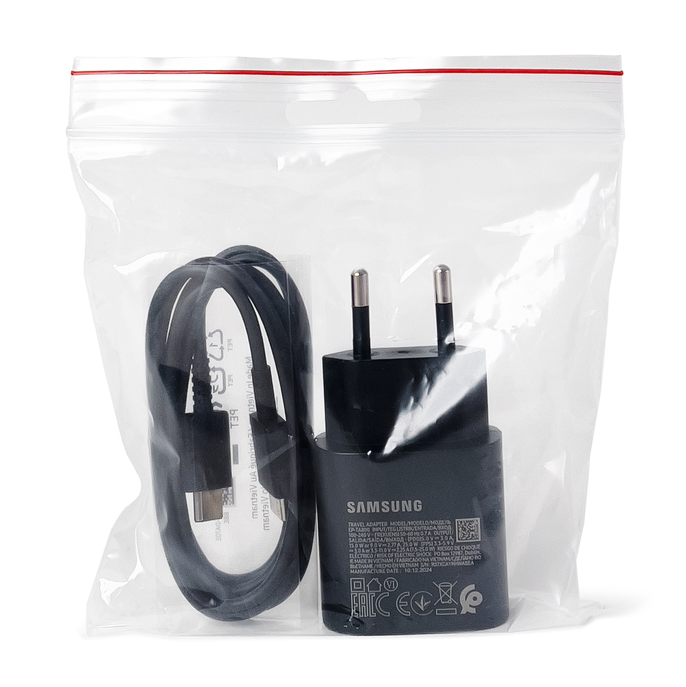 Samsung 25W EP-TA800EBE USB-C sienas lādētājs ar Samsung EP-DA705BBE USB-C / USB-C kabeļa rezerves komplektu - melns (0)