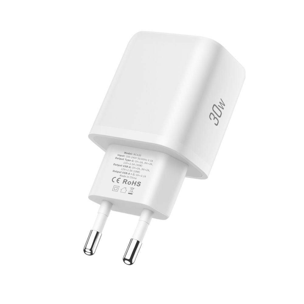 Tech-Protect NCA30 PD 30W QC3.0 USB-A / USB-C sienas lādētājs + USB-C / Lightning kabelis 100 cm – balts (3)