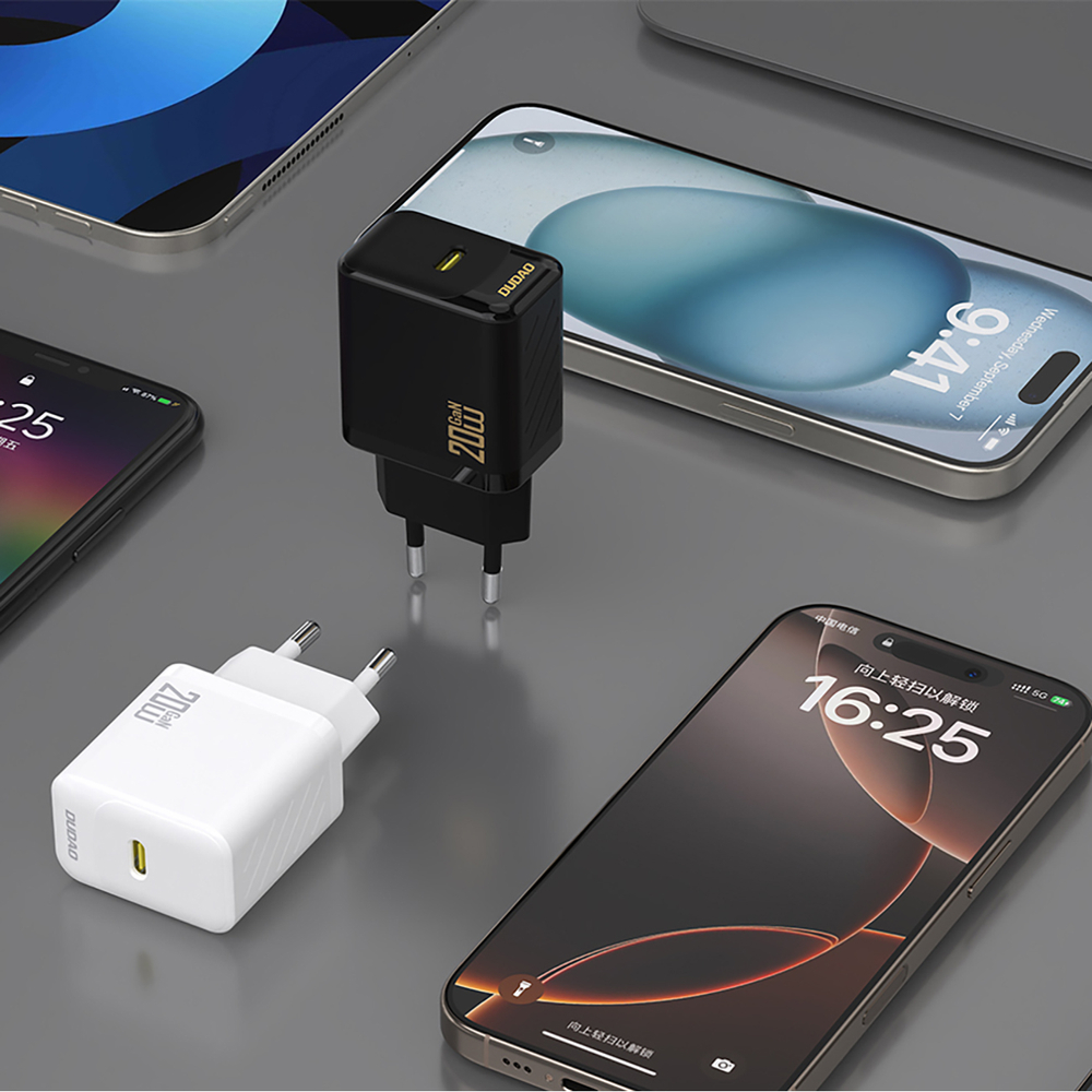 Dudao A26LEU PD 20W GaN USB‑C sienas lādētājs ar USB‑C uz Lightning kabeli – melns (3)