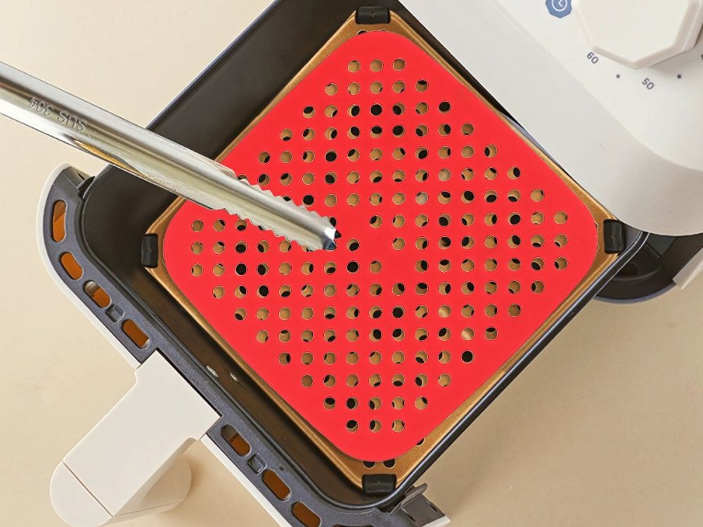 Silikona ieliktnis air fryer fritēšanai, kvadrātveida, 21 cm, sarkans vai melns (1)